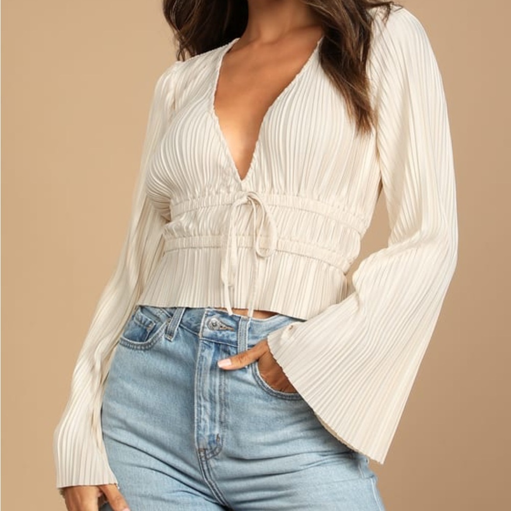 Lulu’s Champagne Pleated Bell Sleeve Top